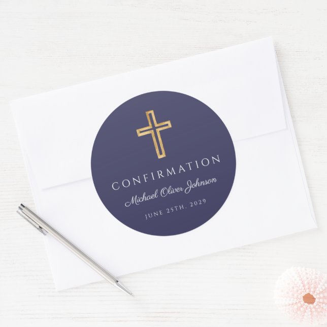 Modern Navy Blue Religious Cross Boy Confirmation Runder Aufkleber (Umschlag)