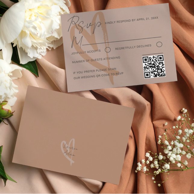 Modern Neutral Heart Wedding RSVP Card (Von Creator hochgeladen)