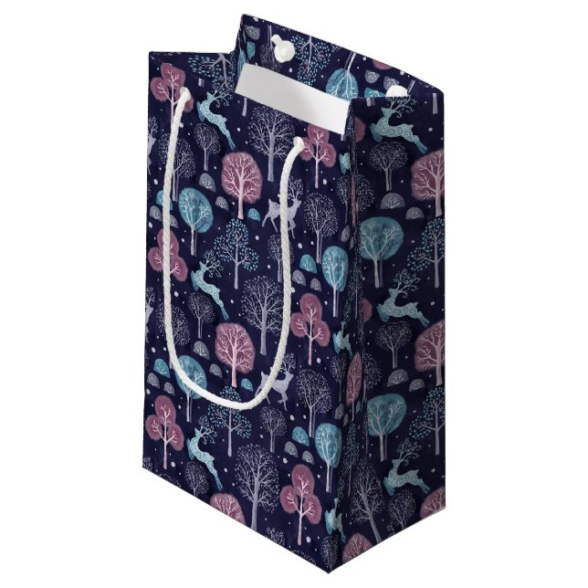 Modern Night Forest Deer Kleine Geschenktüte (Vorderseite Schrägansicht)