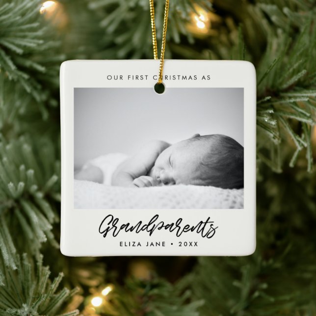 Modern Our First Christmas als Großeltern Foto Keramikornament (Baum)