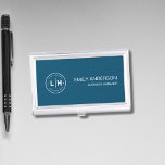 Modern Personalisiertes Logo Visitenkarten Dose<br><div class="desc">Behalt deine Visitenkarten organisiert und mache mit diesem modernen Logo personalisierten Visitenkartengehäuse einen bleibenden Eindruck. Dieser mit eleganten Linien und minimalistischer Ästhetik konzipierte Fall ist perfekt für Profis, die Stil und Funktionalität schätzen. Passen Sie es mit Ihrem Firmenlogo für eine persönliche Touch an, die Ihre Markenidentität verbessert. Dieses kompakte und...</div>