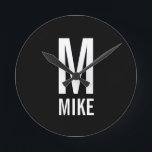 Modern Personalized Monogram and Name Runde Wanduhr<br><div class="desc">Modern Black and White Bold Monogram Design featuring personalized monogram and name in modern bold sans serif font style.

Unique gift for dad,  husband,  grandparents and more.
Also perfect as modern loft/minimalist home decor accessories,  birthday gift,  holiday gift,  family reunion gift,  housewarming gift and gift for any special occasions.</div>