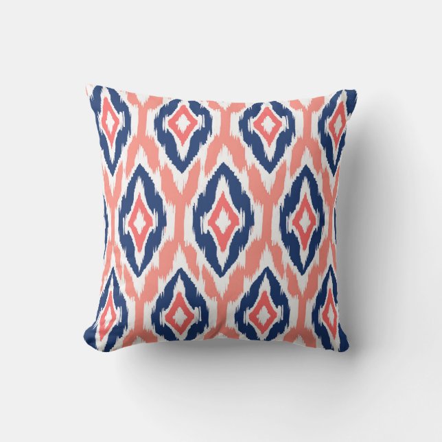 Modern Pfirsichkoralle Ikat Tribal Muster 1a Kissen (Vorderseite)