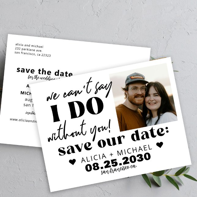 Modern photo funny casual wedding save the date ankündigungspostkarte (Von Creator hochgeladen)