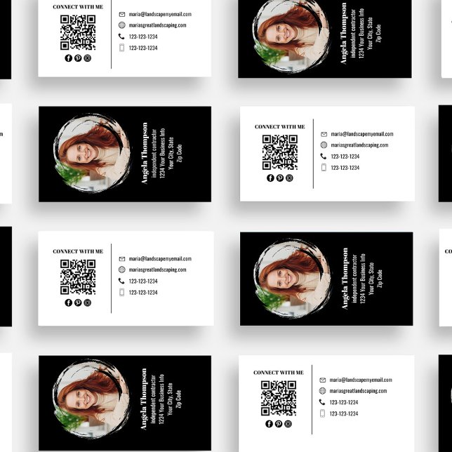 Modern Photo QR Code Custom Black Visitenkarte (Black and white business card template with QR code.)