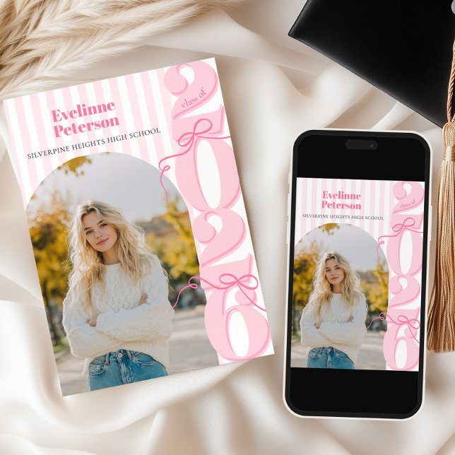 Modern Pink 2026 Graduation Invitation Einladung (Von Creator hochgeladen)