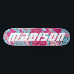 Modern Pink Blue Flowers Girl Floral Individuelle  Skateboard<br><div class="desc">Moderne Pink Blue Flowers Girly Floral Individuelle Name Skateboard zeigt Ihren personalisierten Namen in der modernen Typografie auf einem Hintergrund von fett und farbenfroh Blätter und Blume in Rosa und Blau. Personalisieren Sie diese, indem Sie den Text in dem dafür vorgesehenen Textfeld bearbeiten. Geben Sie Ihrem Lieblingskateboarder zu Weihnachten, Geburtstag...</div>