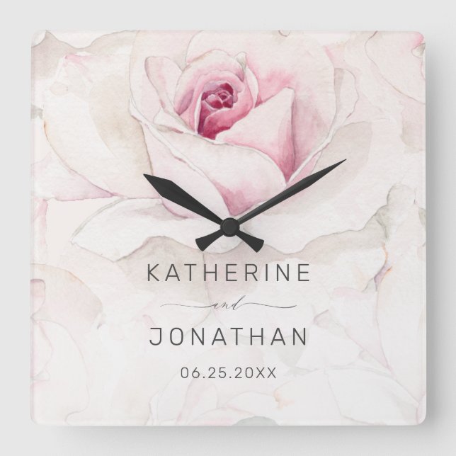 Modern Pink Rose Floral Bride Groom Names Wedding  Quadratische Wanduhr (Vorderseite)