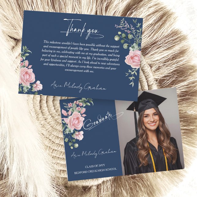 Modern Pink Roses Script Graduation Photo Dankeskarte (Von Creator hochgeladen)