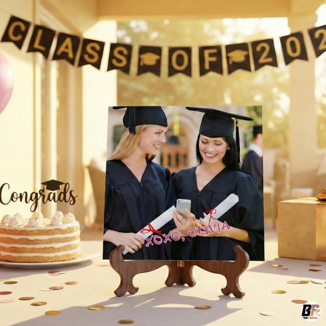 Modern Pink XOXO Custom Photo Graduation Card (Von Creator hochgeladen)