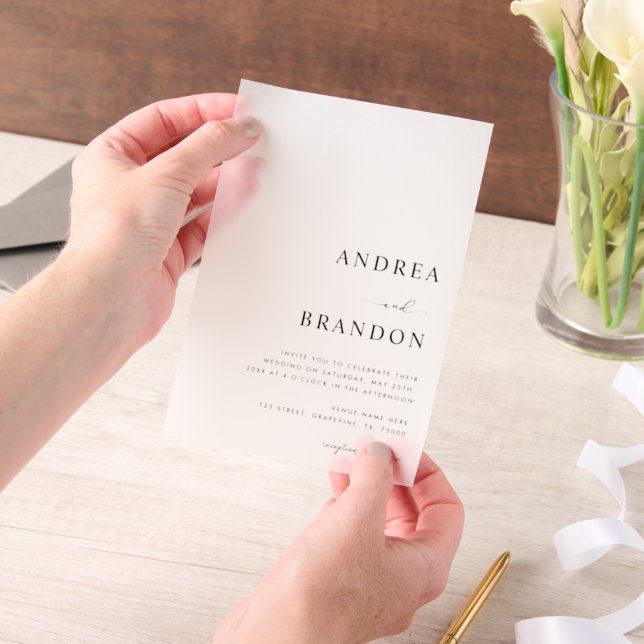 Modern Plain White Wedding (Handgehalten)