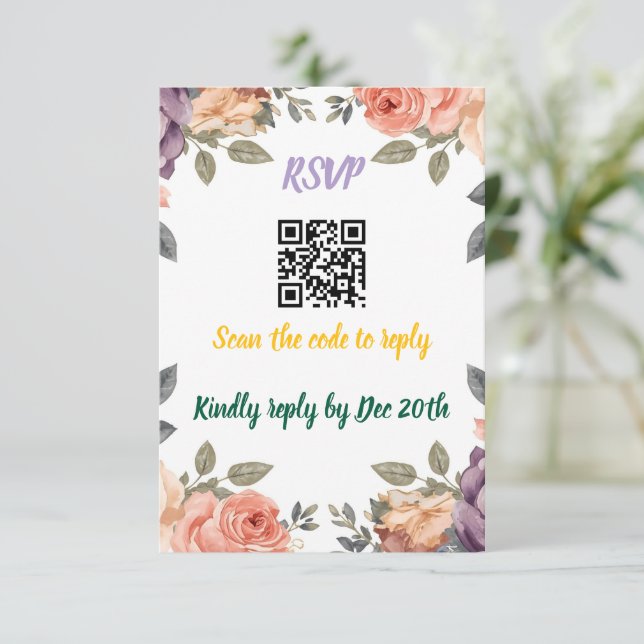 Modern Purple Floral QR Code RSVP | Scan to Reply  Begleitkarte (Stehend Vorderseite)