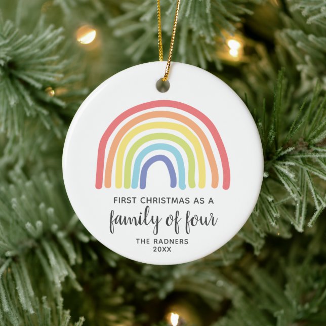 Modern Rainbow Personalized 1st Xmas Family of 4 Keramik Ornament (Baum)