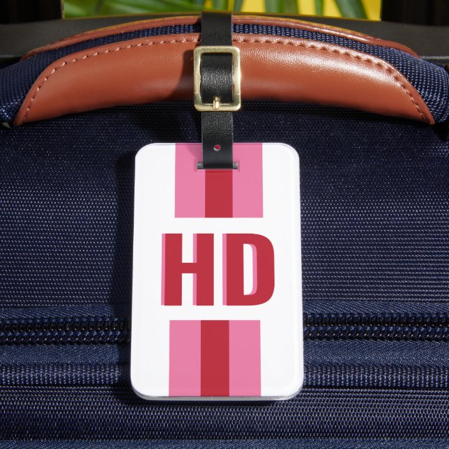Modern Red and Pink striped Shadow Monogram Travel Gepäckanhänger (Vorderseite Insitu 2)
