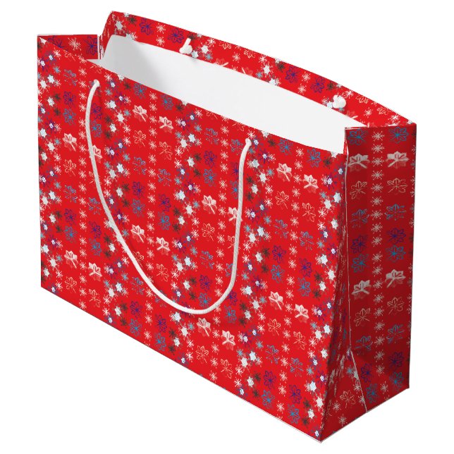 Modern Red Christmas Holiday Snowflake Muster Große Geschenktüte (Rückseite Schrägansicht)