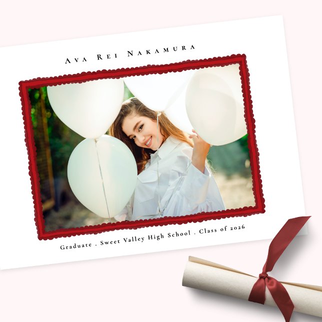 Modern Red Photo Frame Graduation Class of 2026 Ankündigung (Von Creator hochgeladen)