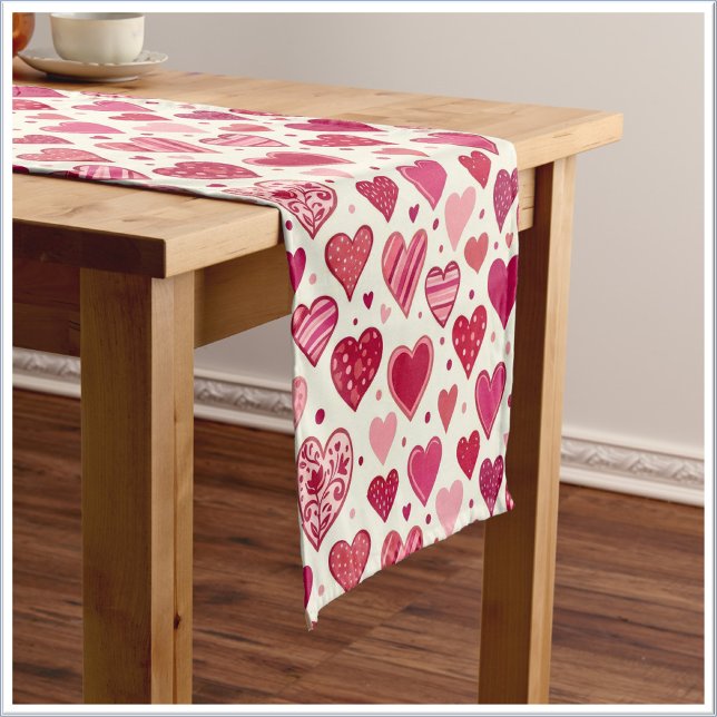 Modern Red & Pink Hearts Pattern Kurzer Tischläufer (Von Creator hochgeladen)