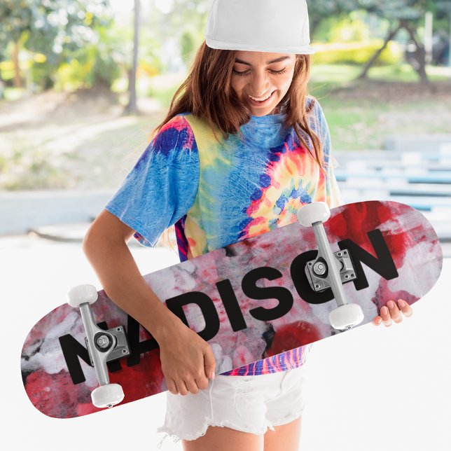 Modern Red White Abstract Custom Personalized Name Skateboard (Von Creator hochgeladen)