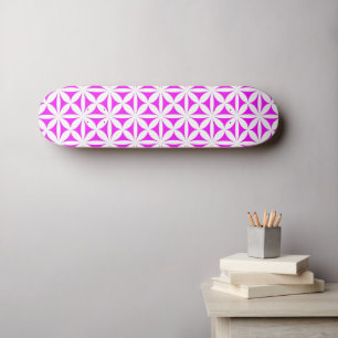Modern/Retro-Blume in Hot-Pink Skateboard