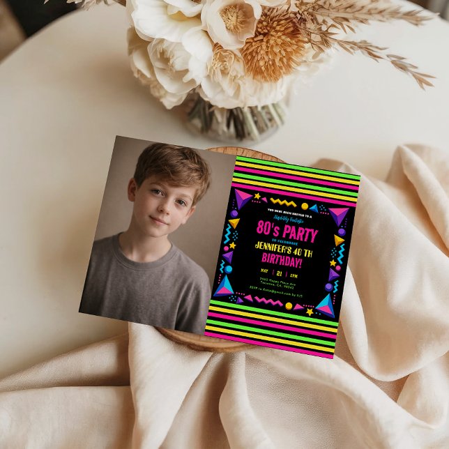 Modern Retro Neon 80's Birthday Party Einladung (Modern Retro Neon 80's Birthday Party Invitation
)