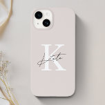 Modern rosa Personalisierter Monogramm-Name Case-Mate iPhone 14 Hülle<br><div class="desc">Individuell gestaltete iPhone-Hülle mit modernem Handskriptmonogramm mit individuellem Initial- und Namen.</div>