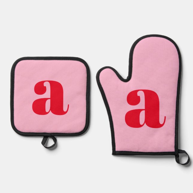 Modern rosa rotes Monogramm Initial Personalisiert Ofenhandschuh & Topflappen-Set (Vorderseite)