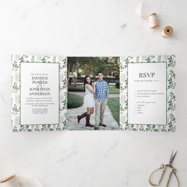 Modern Sage Green Leaf Pattern Photo Wedding Dreifach Gefaltete Einladung (Innenseite)