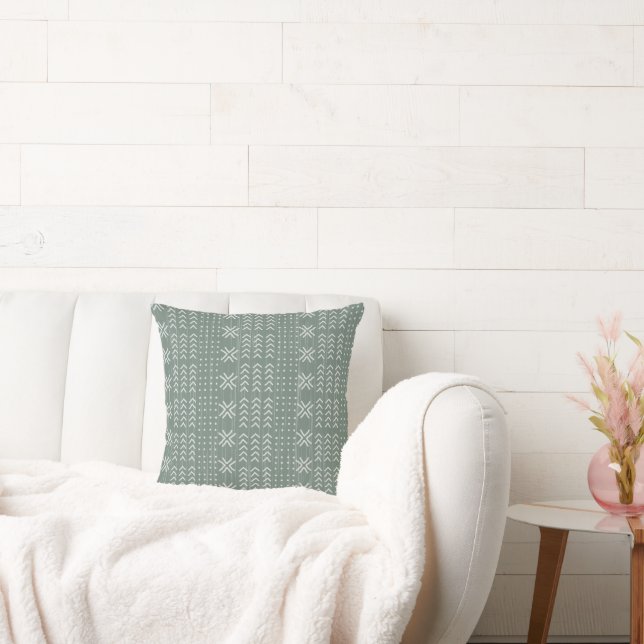 Modern Sage Green Mud Tuch Afrikanisches Muster Kissen (Liege)