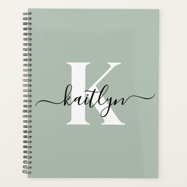 Modern Sage Green Script Monogram Planer (Vorderseite)