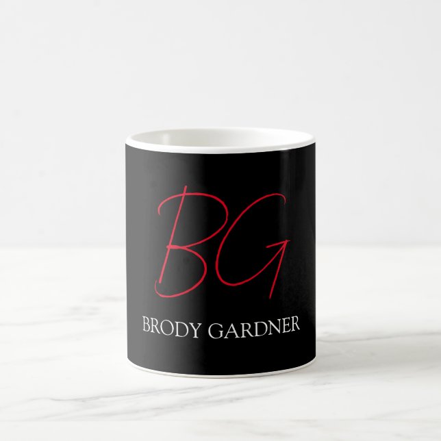 Modern schlichte Rote Monogramm Erstschwarz Kaffeetasse (Mittel)