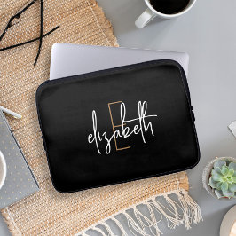 Modern Schwarz-weißer Monogrammname Laptopschutzhülle