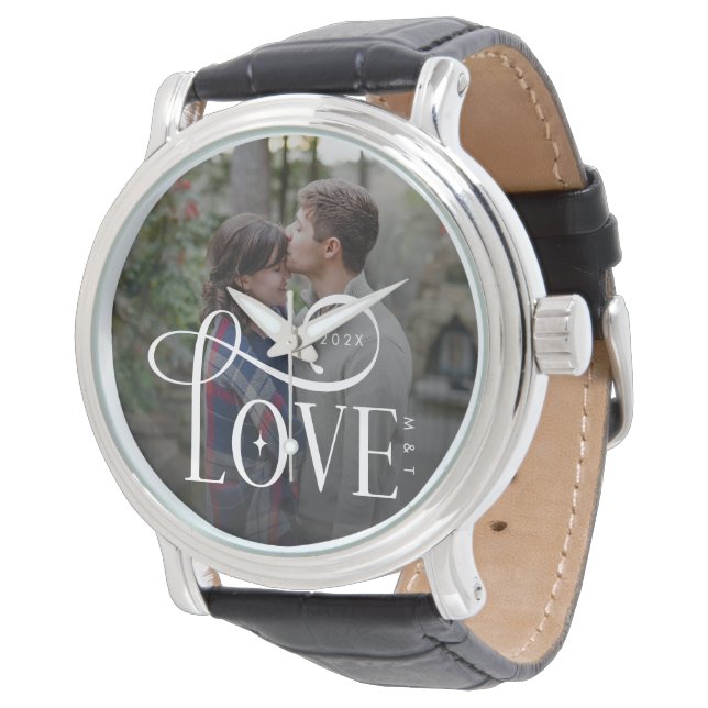 Modern Script Love Custom Engaged Couples Photo Armbanduhr (Schrägansicht)
