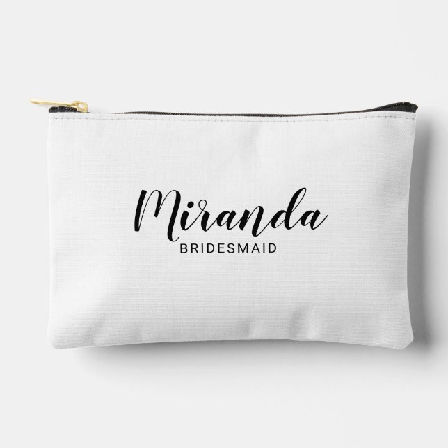 Modern Script Personalisiert Bridesmaid Name Zubehörtasche (Vorderseite)