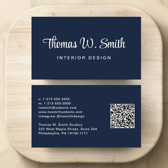 Modern Script QR Code Blau Visitenkarte (Capture attention and make connections with our modern signature script QR code business card)