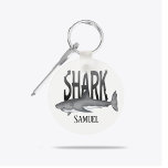 Modern Simple Ocean Shark Bite Typografy Schlüsselanhänger<br><div class="desc">Haibeiß personalisieren Schlüsselanhänger mit lustigen niedlich für ihn Keepsake,  sportliche Hobby Papa masculine,  moderne klassische Ehemann einfache Typografie,  Meer Salzwasser tropische draußen,  ideal für Fischer Fischer Fischer,  Haibeiß Meer Meeresfrüchte Hafen,  angler anglende nautische Küstensalz,  Vater Großvater,  Vater Rentner Geburtstag Urlaub Hai personalisierten Hai</div>