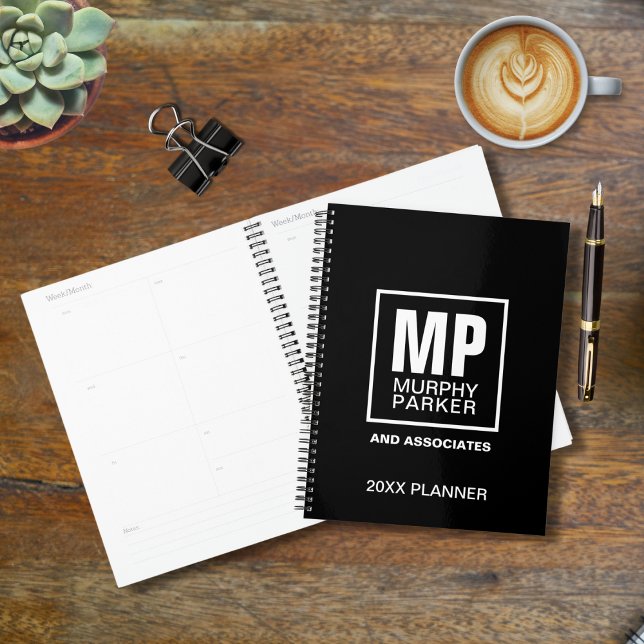 Modern Simple Schwarz-weiß Square Monogram Logo Planer (Von Creator hochgeladen)