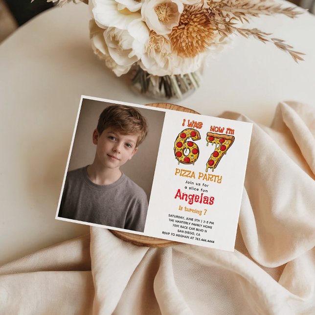 Modern Slice Slice Boy Six Seven Birthday Party Einladung (Modern Slice Slice Boy Six Seven Birthday Party Invitation
)