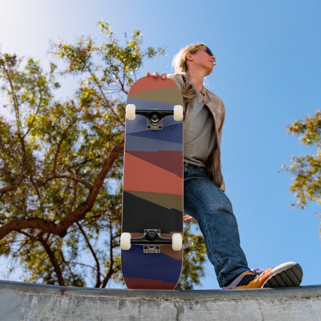 Modern Strip Farbiges Regenbogendreieck Skateboard (Außenbereich 1)