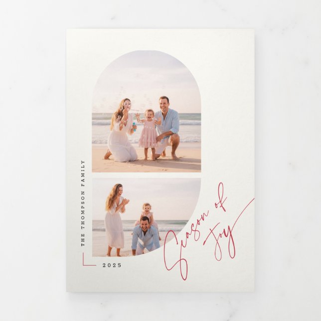 Modern Stylish Arch Family Photo Beach Christmas Dreifach Gefaltete Urlaubskarte (Cover)