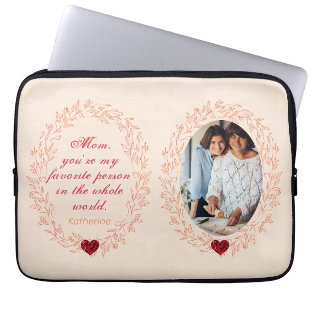 Modern Stylish Script Red Heart Foto Mothers Day Laptopschutzhülle (Vorderseite)