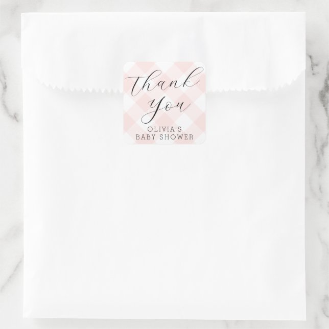 Modern + Sweet Light Pink Gingham Baby Dusche Quadratischer Aufkleber (Tasche)