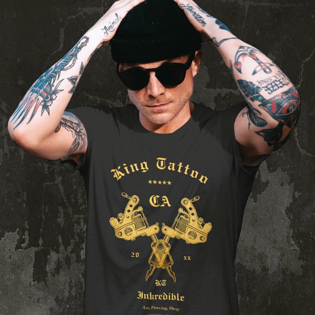 Modern Tattoo Artist Staat Individuelle Name Black T-Shirt (Von Creator hochgeladen)