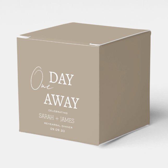 Modern Taupe One Day Away Probe Dinner Party Geschenkschachtel (Vorderseite)