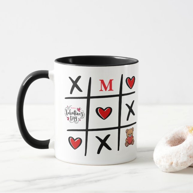 Modern Tic Tac Toe Valentines Day Initial Tasse (Mit Donut)