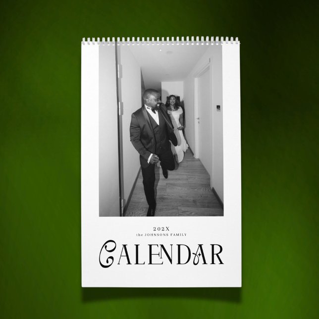 Modern Typography Custom Newlyweds Wedding Photo Kalender (Von Creator hochgeladen)