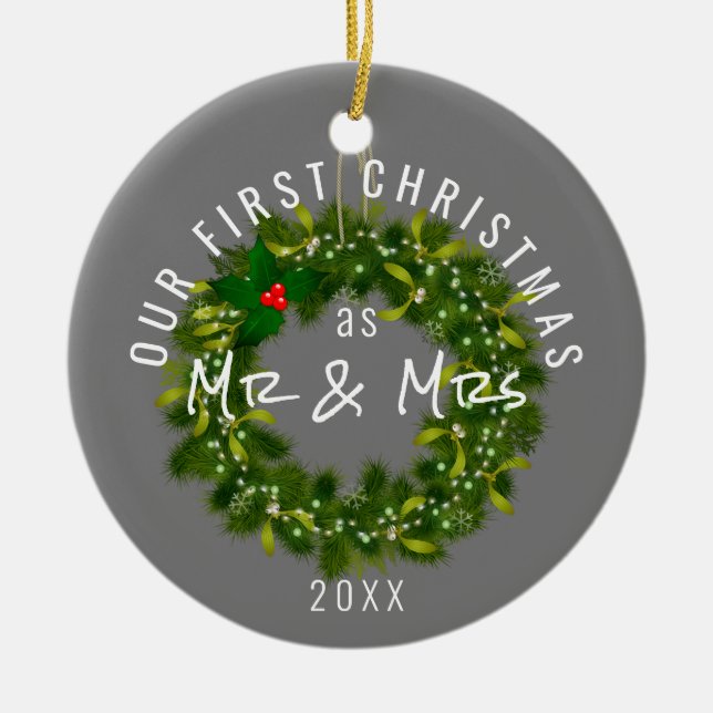 Modern Unser erstes Weihnachtsfest - Mr. und Mrs.  Keramik Ornament (Vorne)