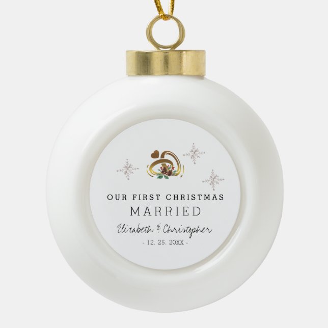 Modern Unser erstes Weihnachtsfest Verheiratet Keramik Kugel-Ornament (Vorderseite)