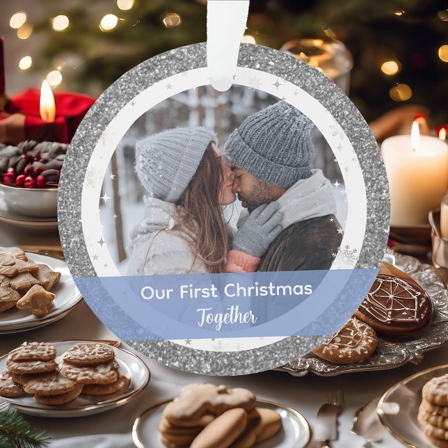 Modern Unsere ersten Weihnachten zusammen 2 Fotos Ornament (Our First Christmas Together as a Couple. Elegant Silver Glitter Christmas Ornament. 2 Photos. Snow)