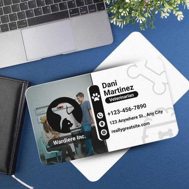 Modern Vet Animal Hospital – Black & White  Visitenkarte (Modern Vet Animal Hospital Business Card – Black & White)