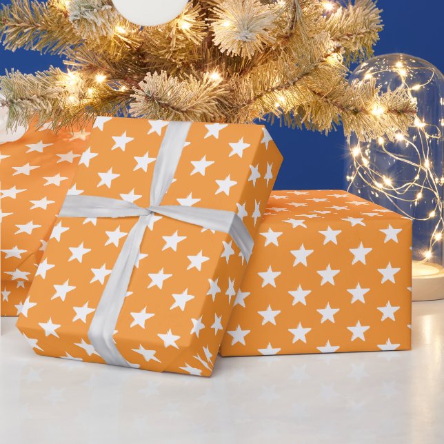 Modern weißes Safran gelb Sterne Mustergeschenk Geschenkpapier (Feiertage)